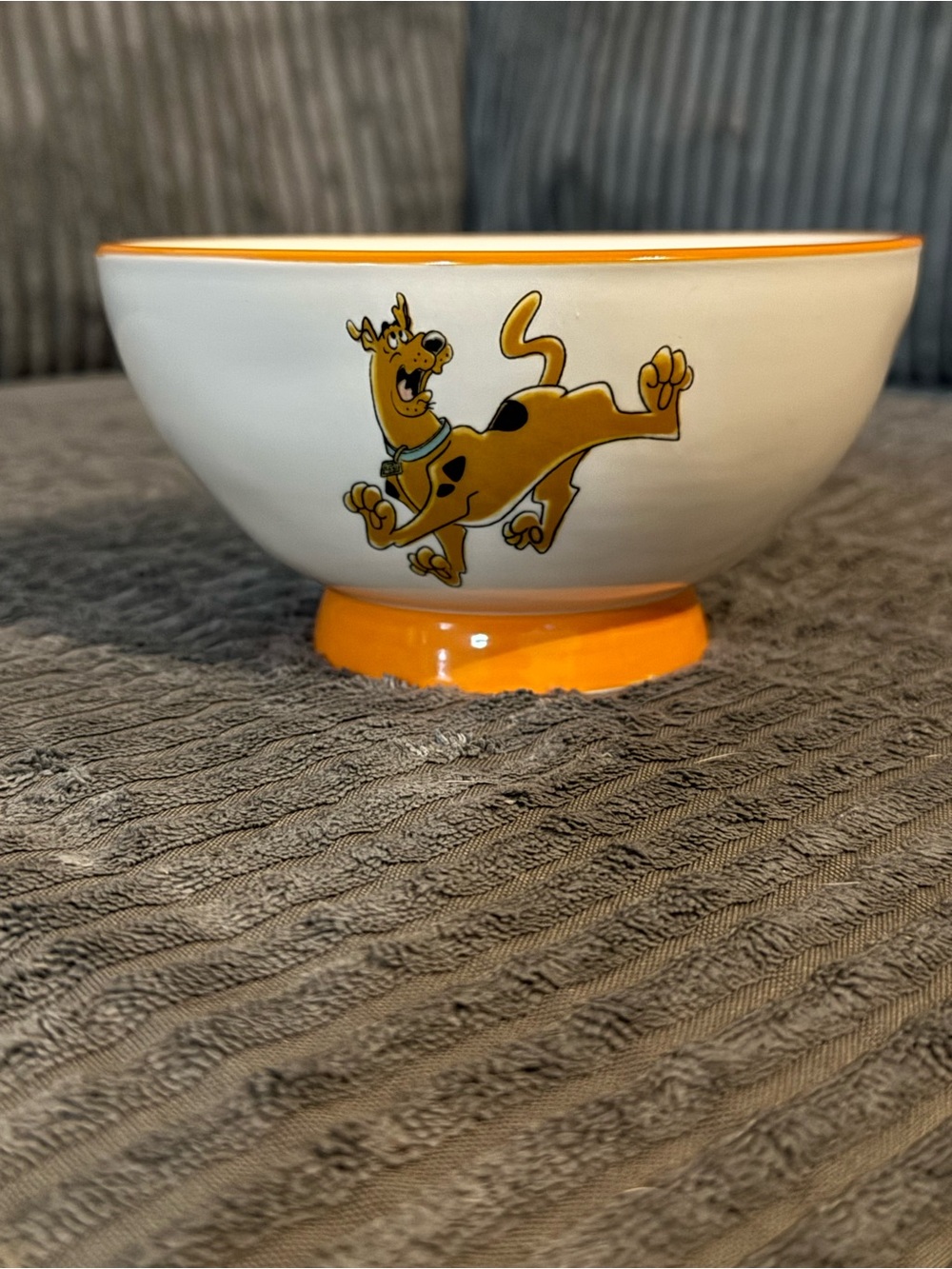 Rae Dunn x Scooby-Doo Orange Rim Ceramic Bowl SCOOBY SNACKS NWT - Picture 7 of 8